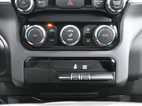 Used 2022 RAM 1500 Big Horn AWD/4WD image 21