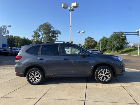 Used 2022 Subaru Forester Premium AWD/4WD image 13
