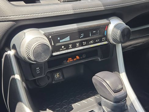 Used 2023 Toyota RAV4 LE FWD image 17