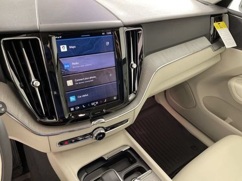 Certified 2025 Volvo XC60 T8 Plus w/ Protection Package Premier AWD/4WD image 35