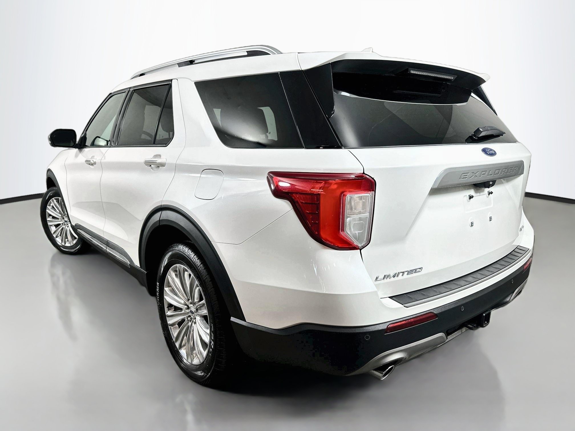 Used 2022 Ford Explorer Limited w/ Equipment Group 301A AWD/4WD image 5