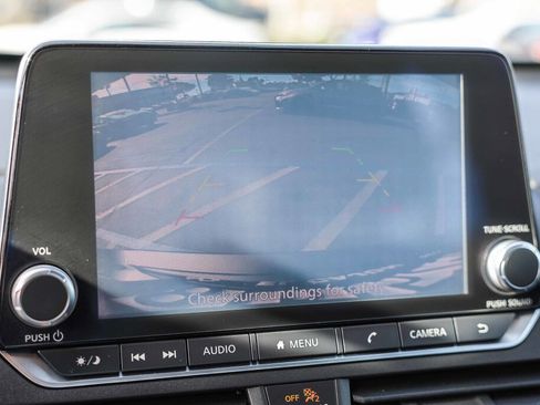 Used 2020 Nissan Altima 2.5 SR w/ Premium Package image 16