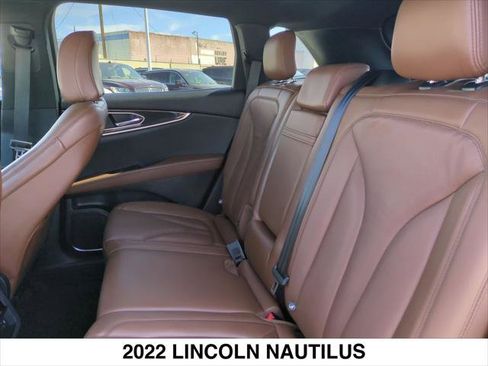 Certified 2022 Lincoln Nautilus Reserve image 27
