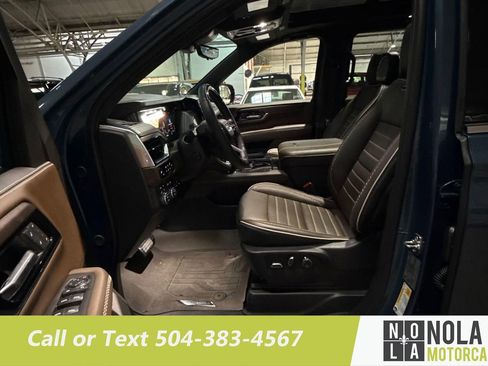 Used 2025 GMC Yukon XL Denali Ultimate w/ LPO, Floor Liner Package image 16