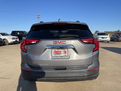 Used 2021 GMC Terrain SLE w/ Driver Convenience Package image 5