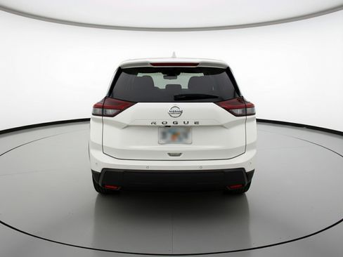 Used 2025 Nissan Rogue SV image 7