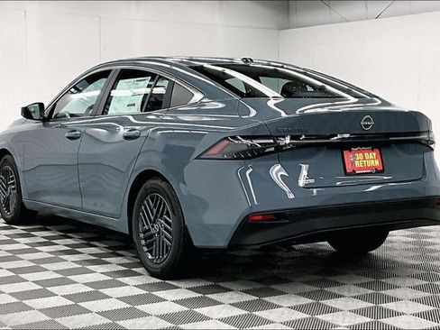 New 2026 Nissan Sentra SV w/ SV Convenience Package FWD image 4