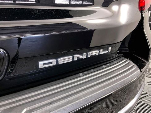 Used 2023 GMC Yukon Denali Ultimate AWD/4WD image 10