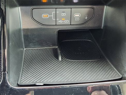 Certified 2025 Kia Sorento SX image 20