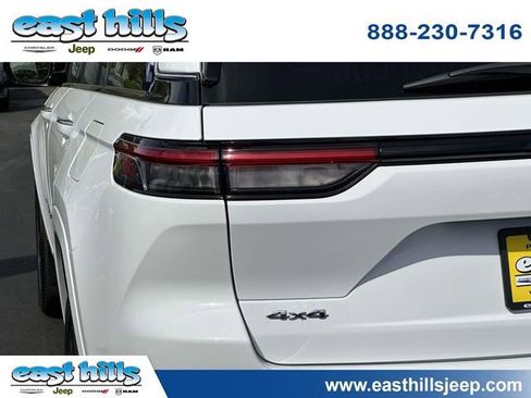Certified 2022 Jeep Grand Cherokee Overland w/ Adv Protech Group III AWD/4WD image 12