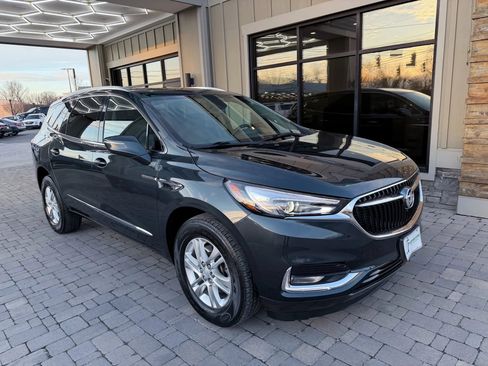 Used 2018 Buick Enclave Essence image 10