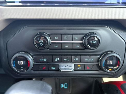 Used 2023 Ford Bronco Wildtrak AWD/4WD image 27