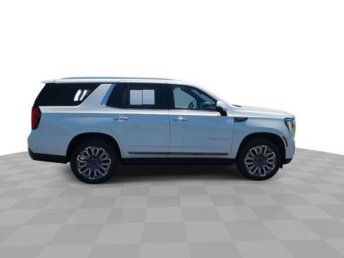 Used 2025 GMC Yukon Denali Ultimate w/ LPO, Floor Liner Package AWD/4WD image 10