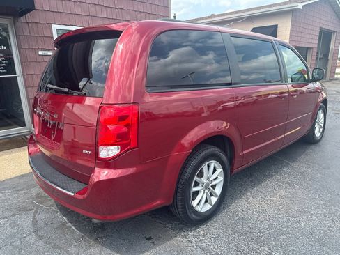 Used 2014 Dodge Grand Caravan SXT w/ UConnect Hands-Free Group FWD image 5