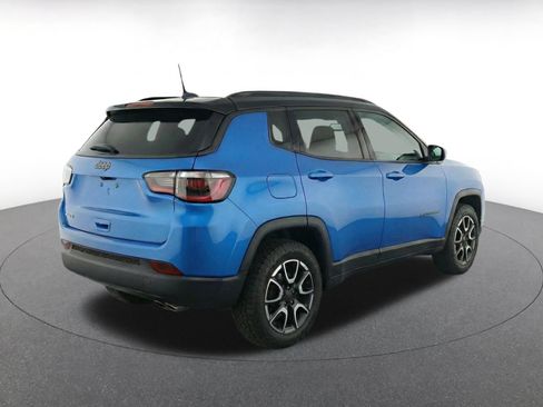 Used 2025 Jeep Compass Trailhawk AWD/4WD image 9