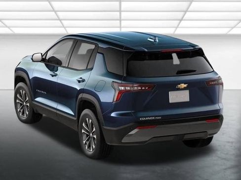 New 2026 Chevrolet Equinox LT w/ Convenience Package II AWD/4WD image 2