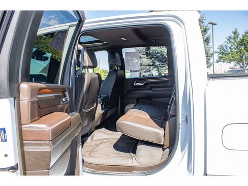 Used 2024 GMC Sierra 3500 Denali w/ Denali Reserve Package AWD/4WD image 19
