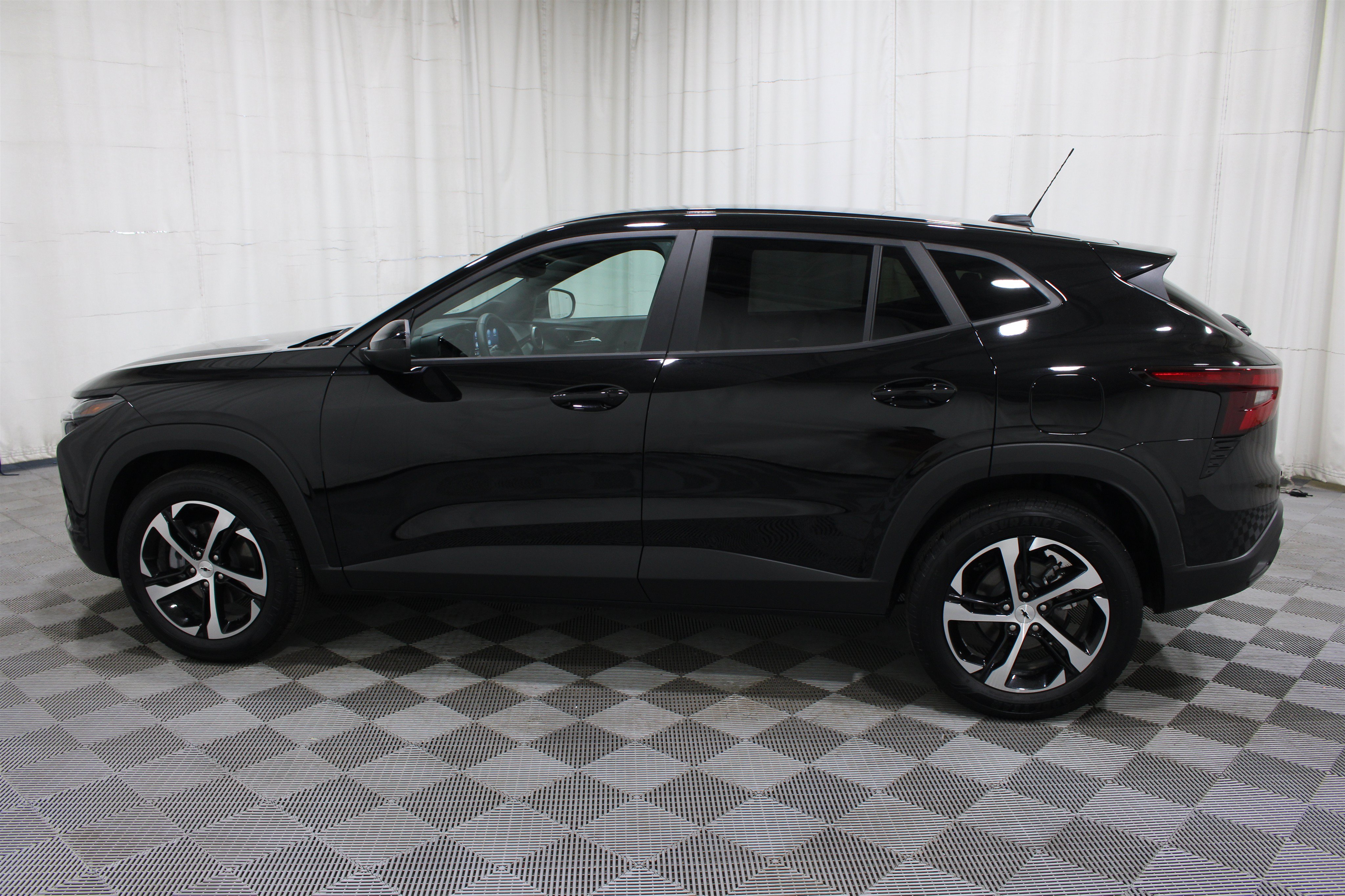 New 2026 Chevrolet Trax RS w/ Driver Confidence Package FWD image 31