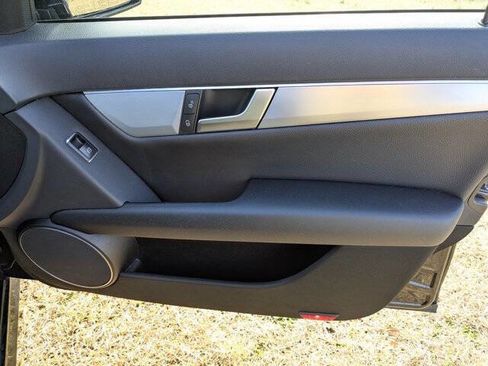 Used 2014 Mercedes-Benz C 250 Sedan image 34