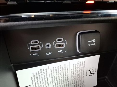 New 2025 Jeep Grand Cherokee L Limited image 9