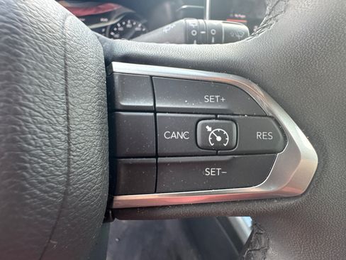 Used 2024 Jeep Compass Latitude AWD/4WD image 28