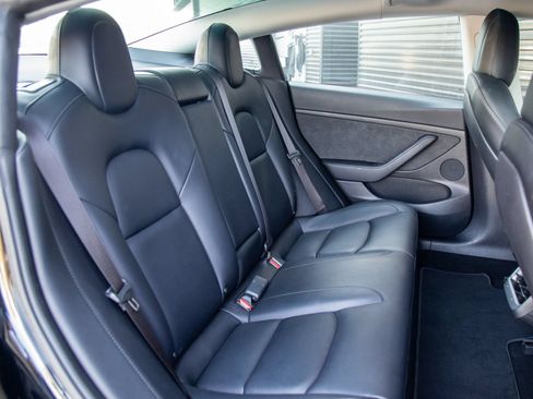 Used 2022 Tesla Model 3 Long Range AWD/4WD image 24