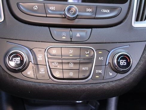 Used 2022 Chevrolet Malibu LT image 24