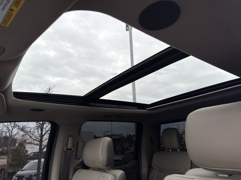 Used 2025 Ford F450 Platinum w/ Platinum Plus Package image 11