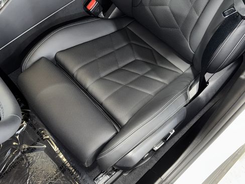 Used 2025 BMW 530i w/ Premium Package RWD image 34