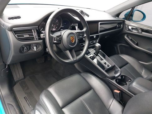 Used 2022 Porsche Macan w/ Premium Package Plus image 18