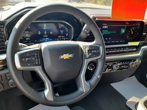 Used 2026 Chevrolet Silverado 1500 LT AWD/4WD image 11