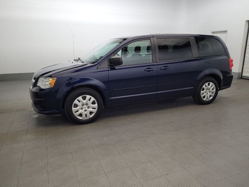 Used 2017 Dodge Grand Caravan SE w/ Power Window Group FWD image 2