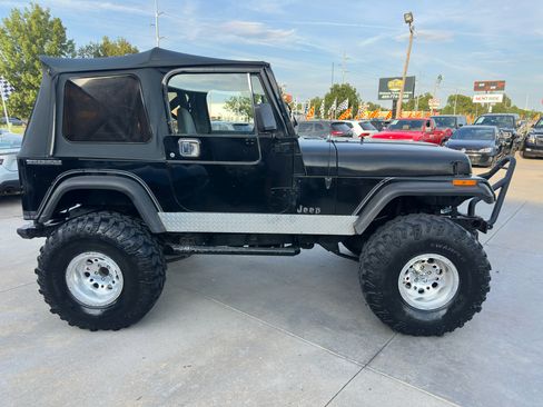 Used 1989 Jeep Wrangler Laredo image 8