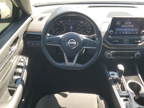 Certified 2023 Nissan Altima 2.5 SV image 16