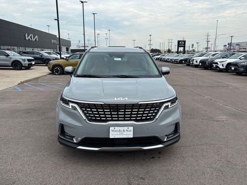 Used 2024 Kia Carnival SX Prestige FWD image 2
