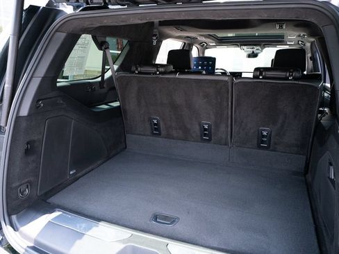 Used 2025 Cadillac Escalade ESV V AWD/4WD image 57