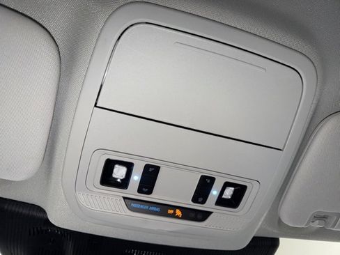 Used 2025 Ford Explorer Active image 29