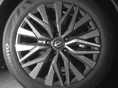 Used 2025 Nissan Altima 2.5 SV image 13