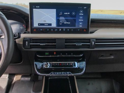 Used 2023 Lincoln Corsair Reserve image 27