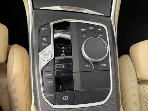 Certified 2025 BMW 330i xDrive Sedan w/ Convenience Package AWD/4WD image 19