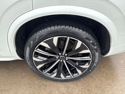 Certified 2023 Volvo XC90 B6 Ultimate w/ Protection Package Premier image 16