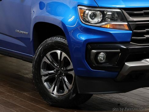 Used 2021 Chevrolet Colorado Z71 AWD/4WD image 3