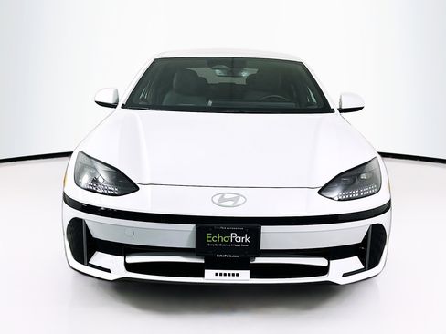 Used 2024 Hyundai Ioniq 6 SEL image 2
