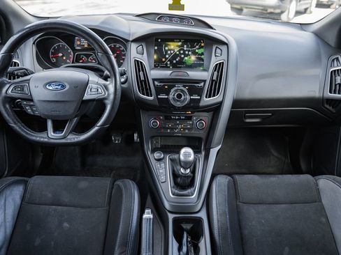 Used 2016 Ford Focus RS image 19