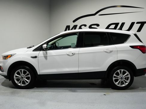 Used 2019 Ford Escape SE image 5