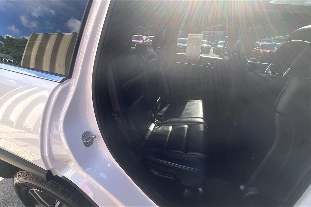 Used 2021 Jeep Grand Cherokee Limited AWD/4WD image 26
