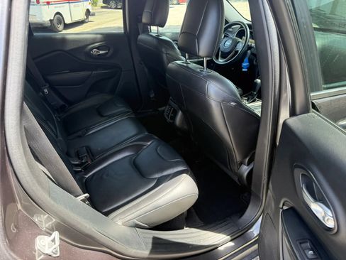 Used 2016 Jeep Cherokee Limited AWD/4WD image 7