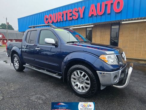 Used 2010 Nissan Frontier LE w/ LE Value Truck Pkg AWD/4WD image 1