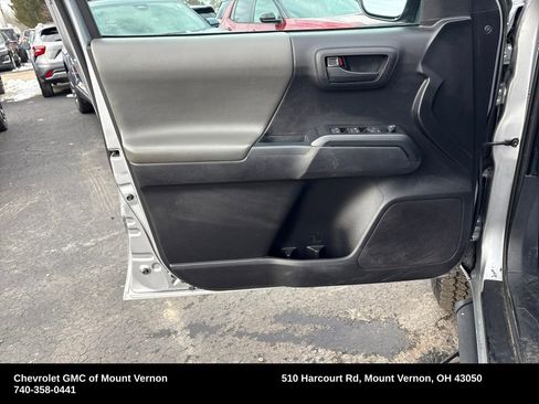 Used 2020 Toyota Tacoma SR image 11