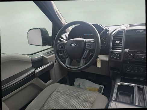 Used 2016 Ford F150 XLT w/ Equipment Group 302A Luxury image 16